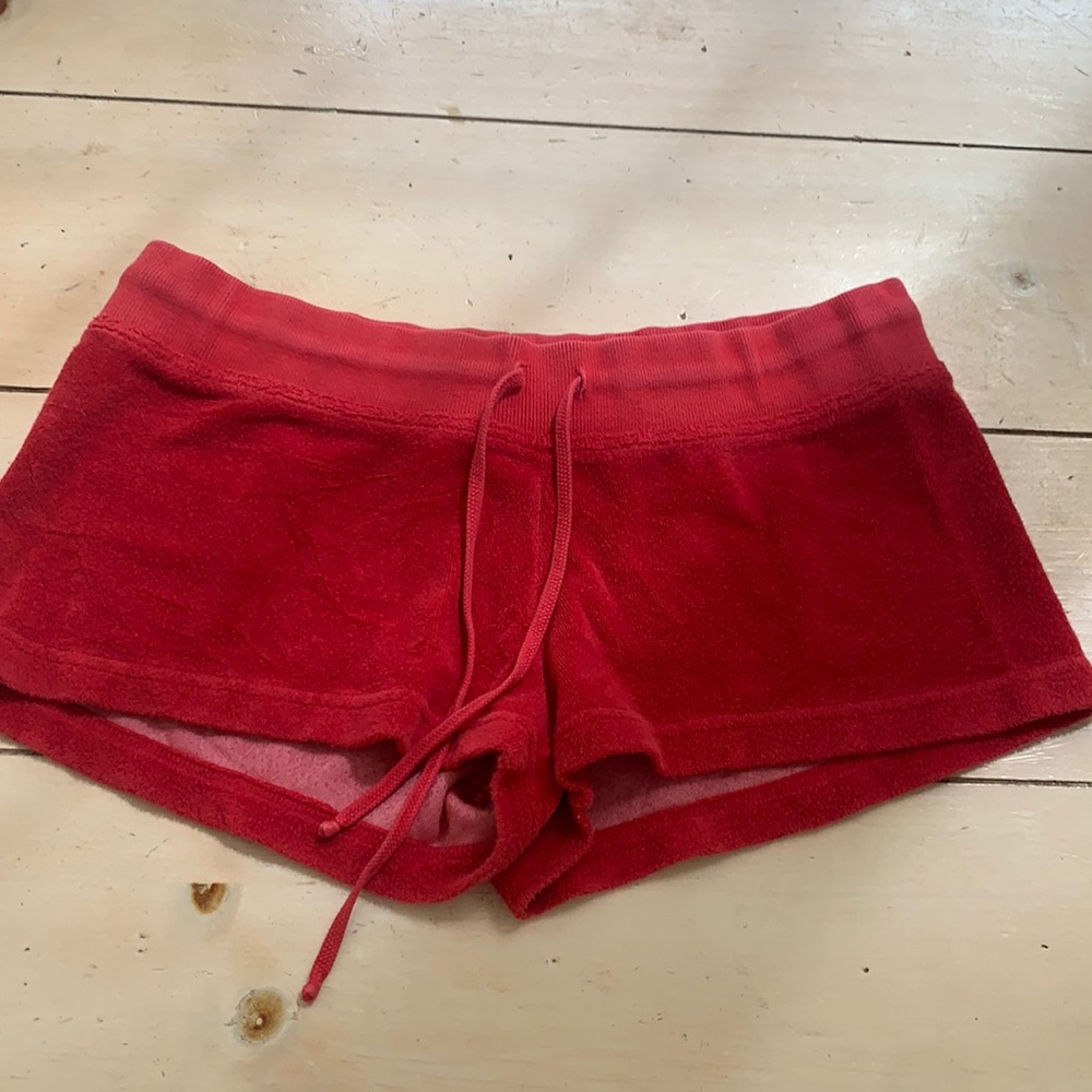 Red hard tail shorts